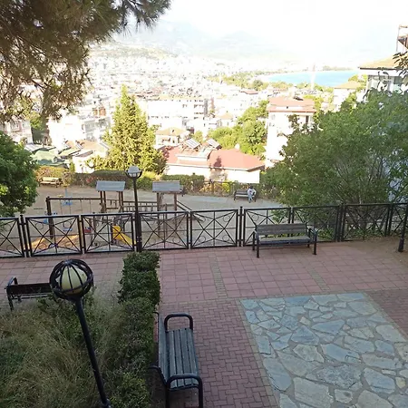 Apartment Sultan House: Beachfront With Balcony And Amenities