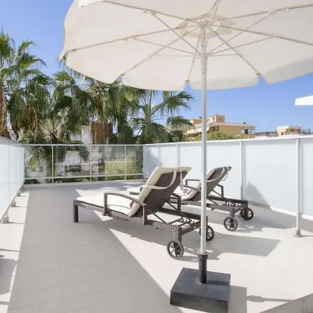 Sultan House: Beachfront With Balcony And Amenities Apartment Alanya